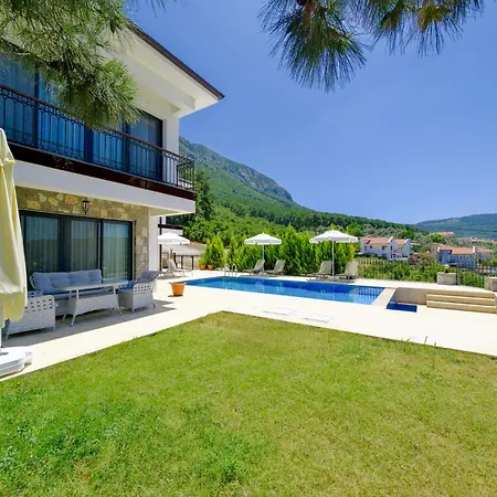 Mediterranean Breeze - Family-friendly Luxury - By Sunworld 빌라 페티예